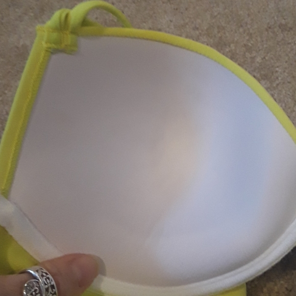 NWT Eye-catching Bikini Top - Picture 4 of 6